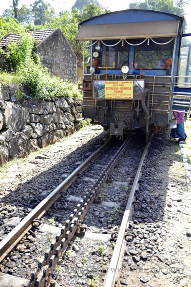 Nilgiri-Blue-Mountain-Train, Mettupalayam - Coonoor_DSC5425_H600